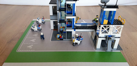 LEGO Set 60141 op een speelmat